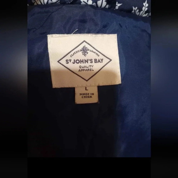 St. Johns Bay Large Reindeer Snowflake Puffer Outdoor Vest‎ - Picture 7 of 9